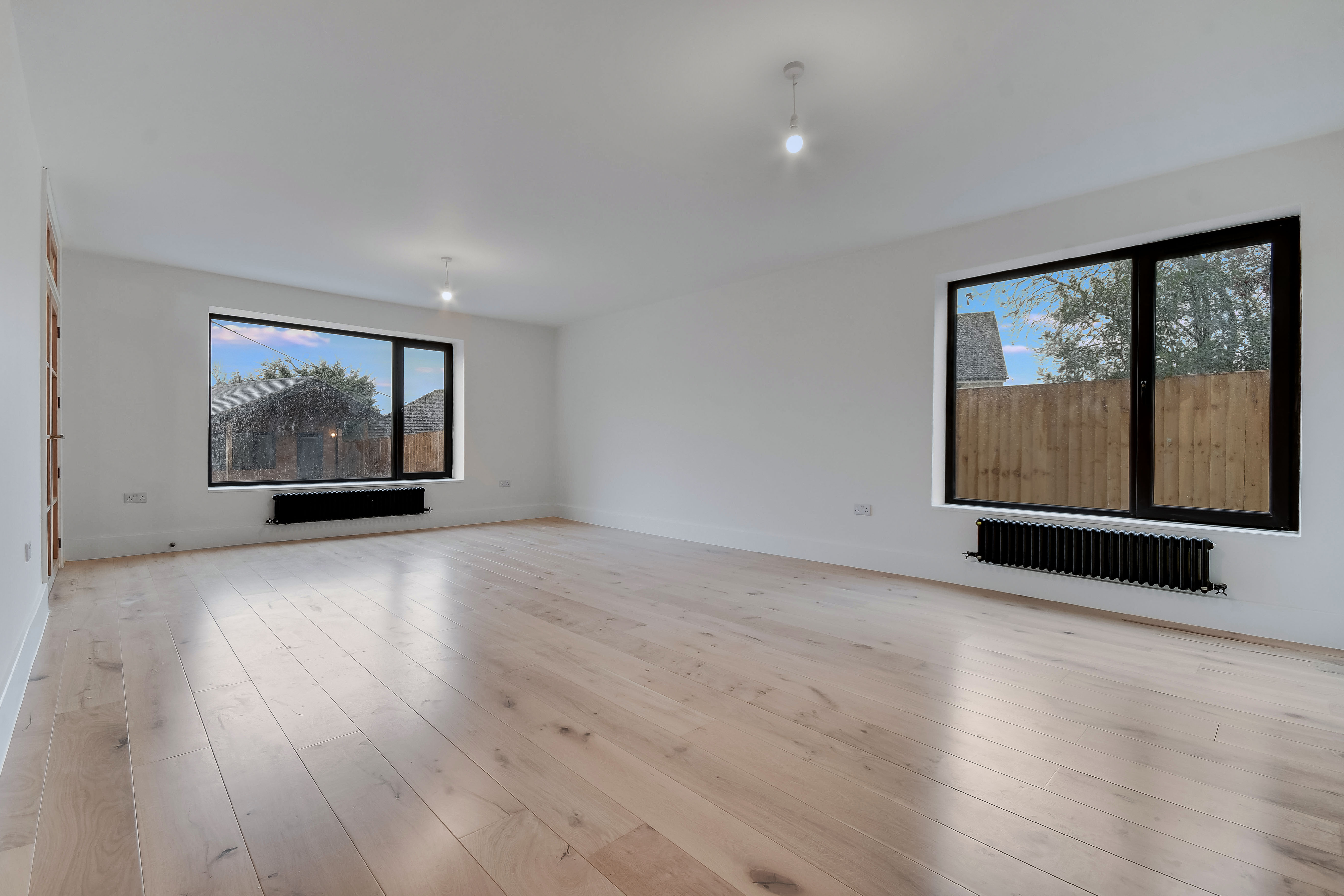 Read more about the article How Modern Windows Improve Home Comfort