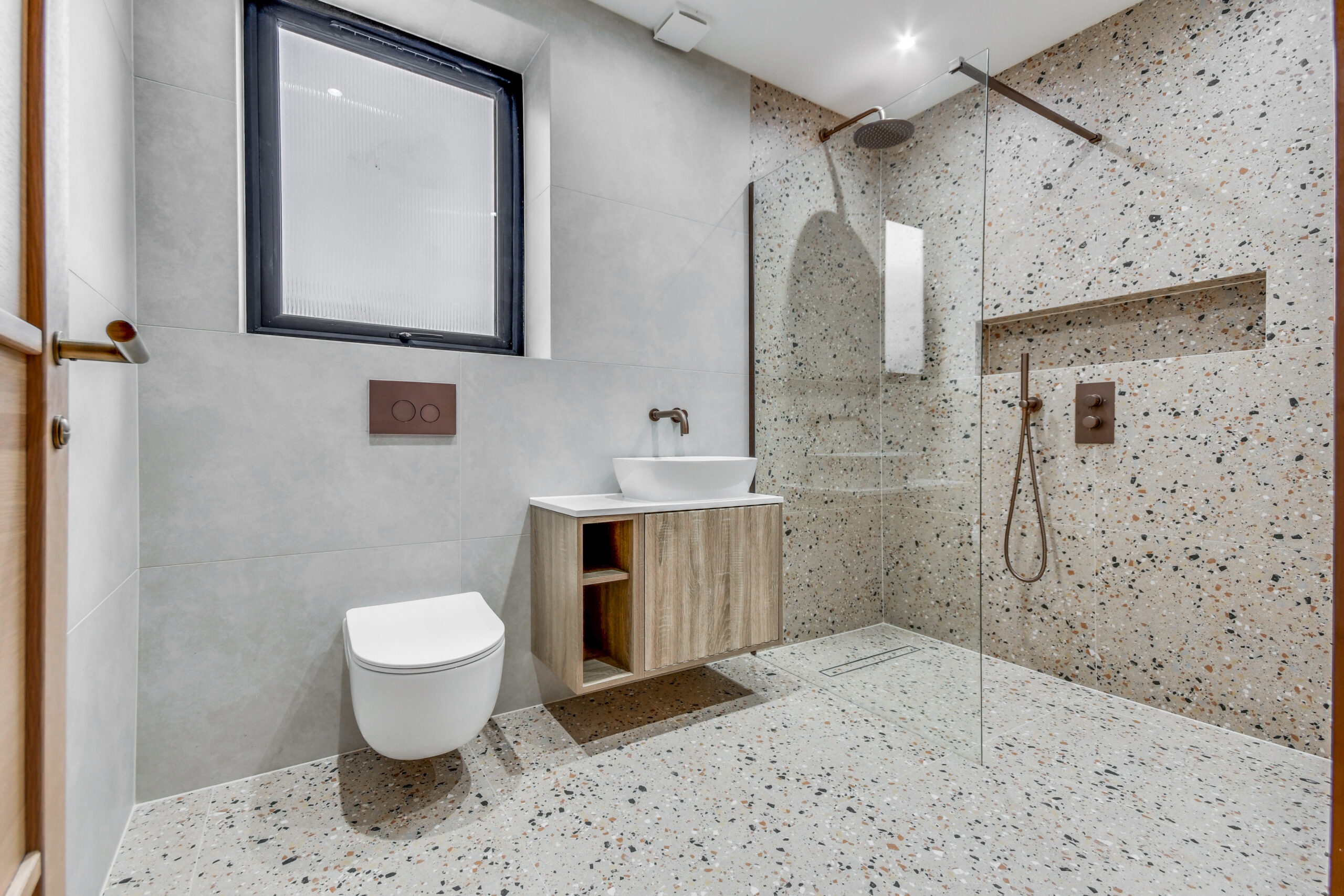 Read more about the article How to Enhance Natural Light in Your Home with Smart Glazing